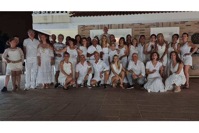 Fiesta de blanco de Hakuna Bachata